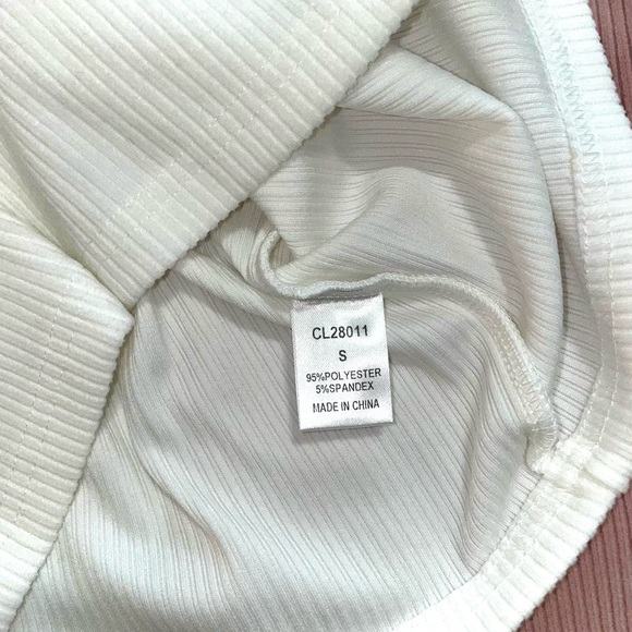 Women’s white ribbed button dress from Pink Lily - Picture 2 of 3